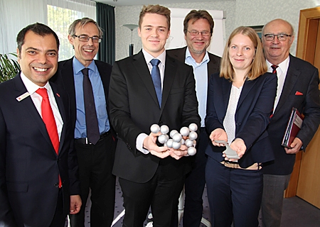 Stellten die Preisträger und Themen der Innovationspreise Ingenieurwissenschaften vor (v.l.n.r.): Giovanni Malaponti, Prof. Dr. Frank Einar Kruis, Max Frei, Prof. Dr. Thomas Kaiser, Dr. Lisa Scheunemann und Dr. Klaus-G. Fischer. 