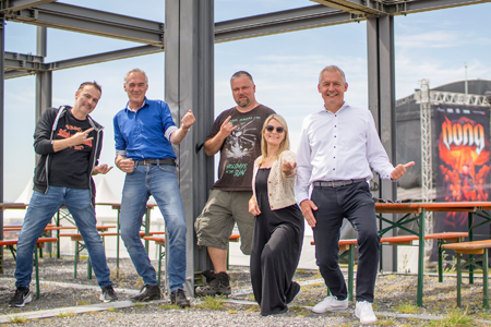 Hans Kürsch, Ralf Köpke. Sebastian Arnold, Katrin Steffans und Bernd Zibell freuen sich aufs 22. Dong Open Air.