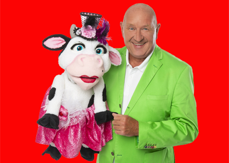 Neben vielen weiteren Künstlern sorgen auch Peter Kerscher und seine Dolly für gute Laune beim Sparkassen-Seniorenherbstfest. Noch gibt es Karten bei der Moerser Stadtinformation, Info-Telefon: 02841 882260.